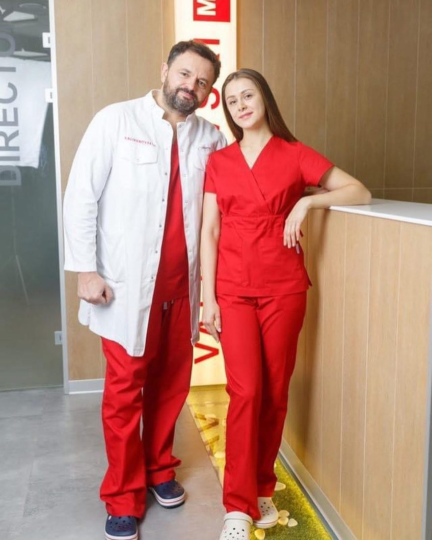 Команда Valikhnovski Surgery Institute на рецепції інституту