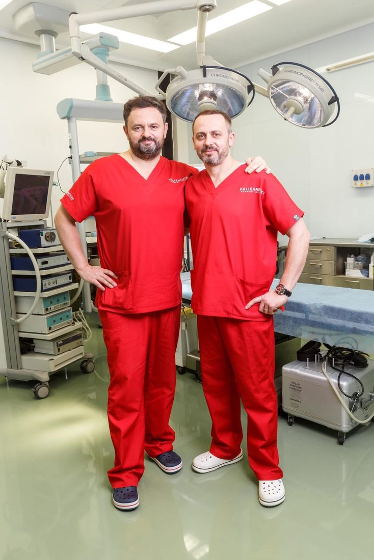 Хірурги Valikhnovski Surgery Institute в операційній
