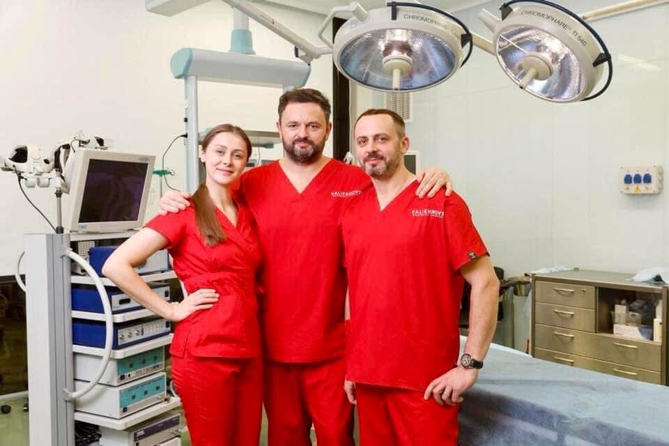 Команда Valikhnovski Surgery Institute в операційній
