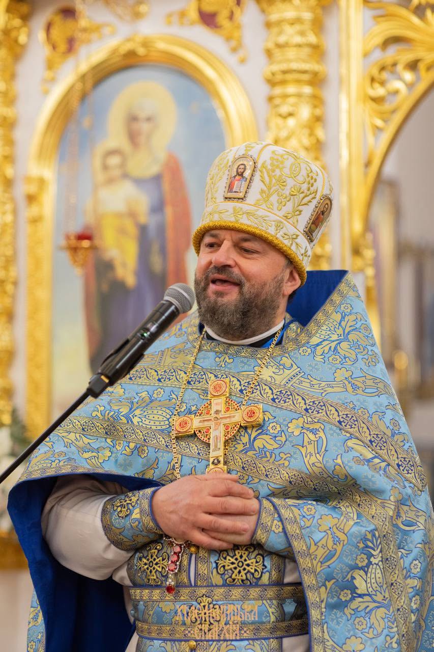Ростислав Валіхновський — священнослужіння та богословська освіта